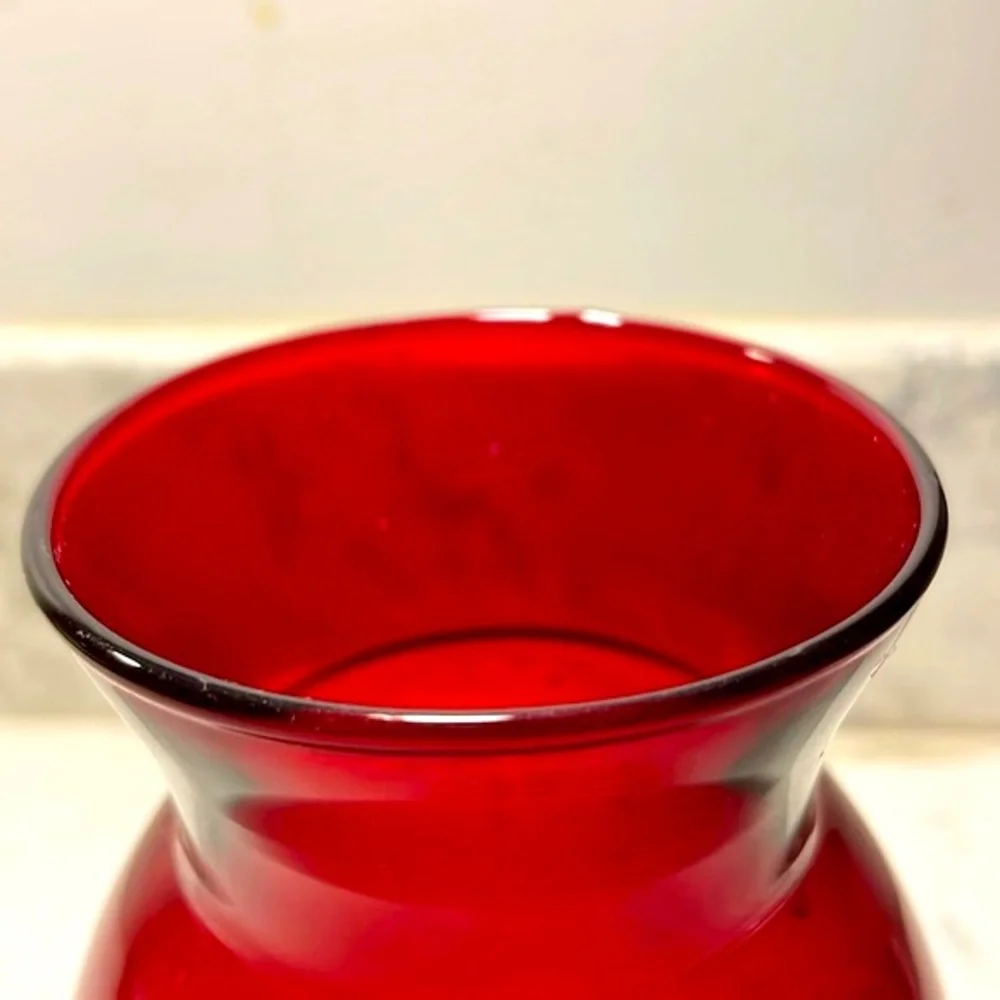 Anchor Hocking Ruby Red Carmen Vintage Art Deco Blown Vase 6 3/8 Inches EUC - Picture 4 of 9